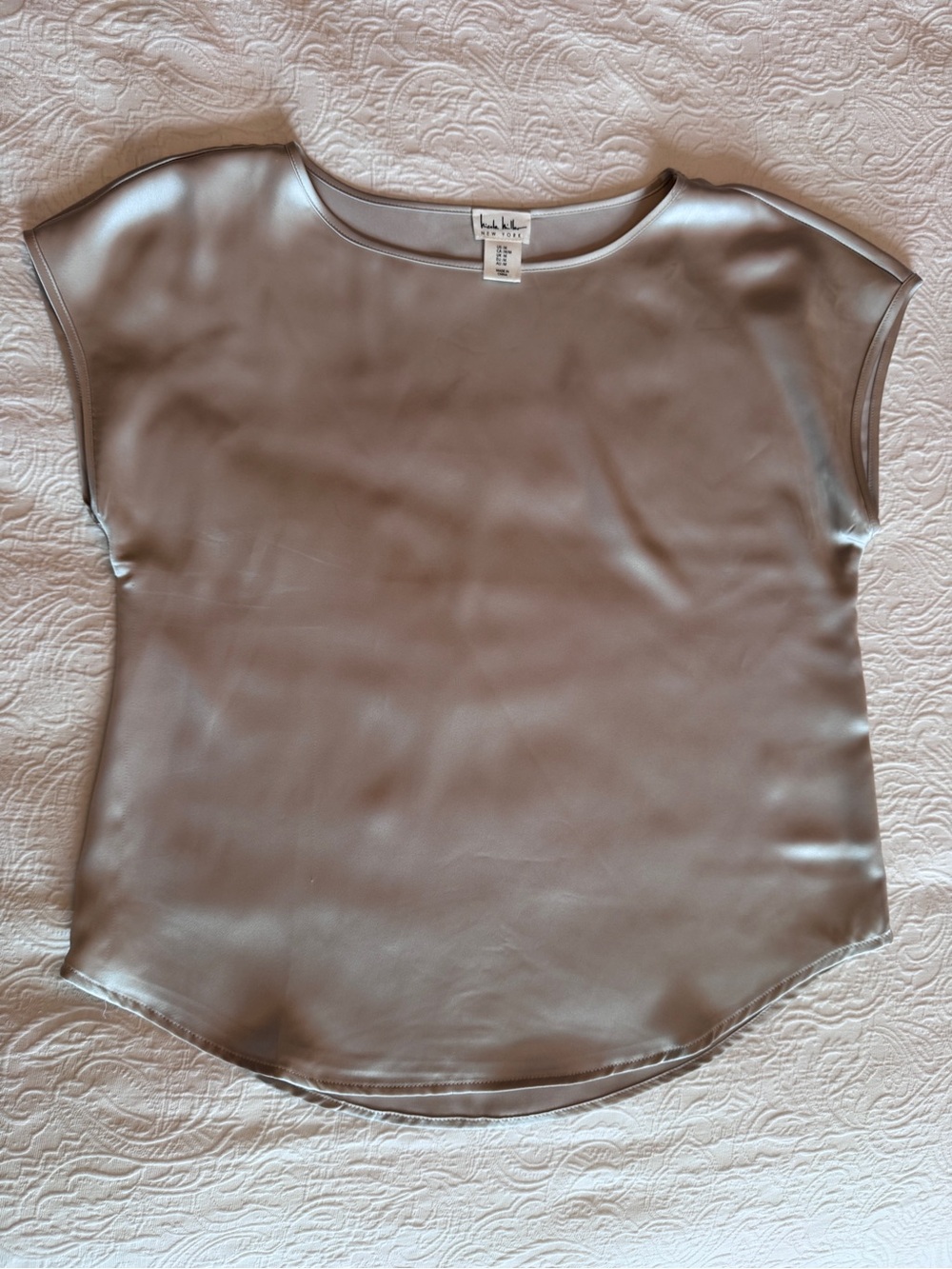 Nicole Miller Silver Cap Sleeve Satin Blouse - Picture 3 of 5
